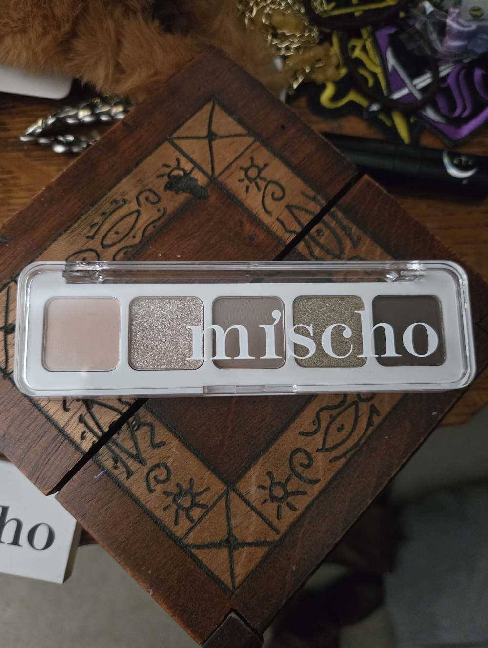 Mischo Beauty Mini Eyeshadow Palette